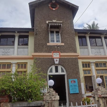 Hotel Rajmandir Pune Luaran gambar