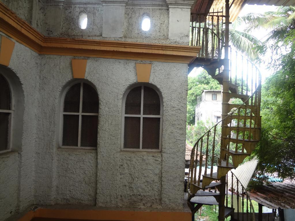 Hotel Rajmandir Pune Luaran gambar
