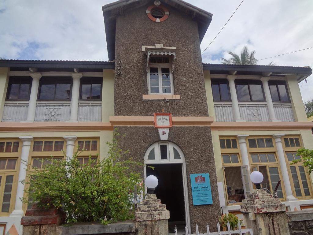 Hotel Rajmandir Pune Luaran gambar